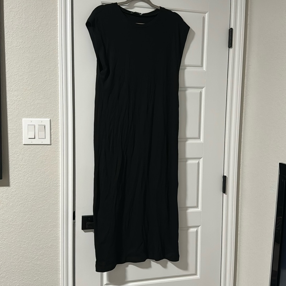 NWT! Black Zara Midi Dress